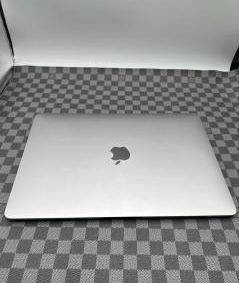 颜值巅峰的苹果MacBookPro，高配置